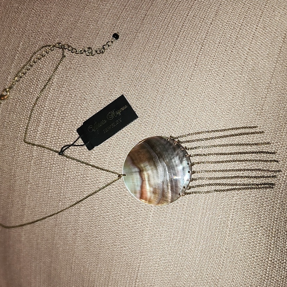 New Viktoria Hayman Mother of Pearl Pendant Necklace, NWT
